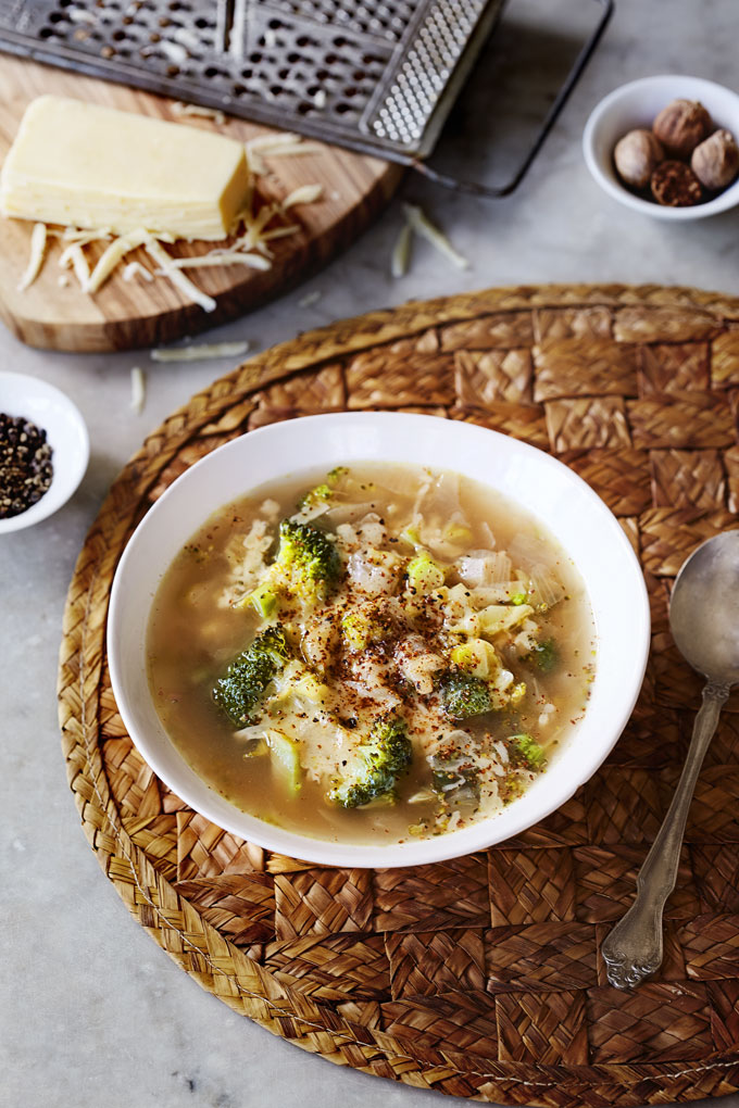 Gruyère & Nutmeg Spiced Broccoli Soup – Clean Living Guide